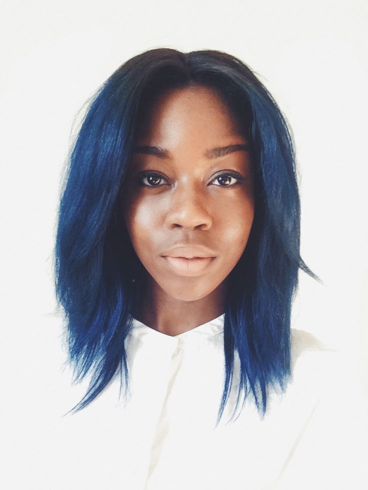 Woman straight hair blue color